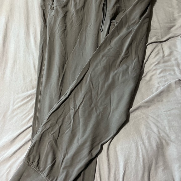 Ready to Rulu Lilac pants - Picture 2 of 5